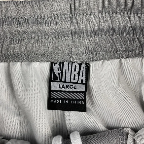 NWT NBA Men's Gray Shorts Size Large - Picture 3 of 7